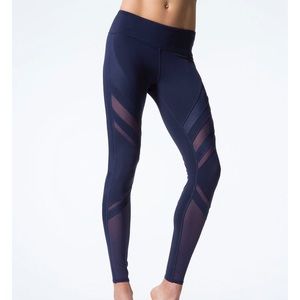 Alo Epic Legging NWT Size Large